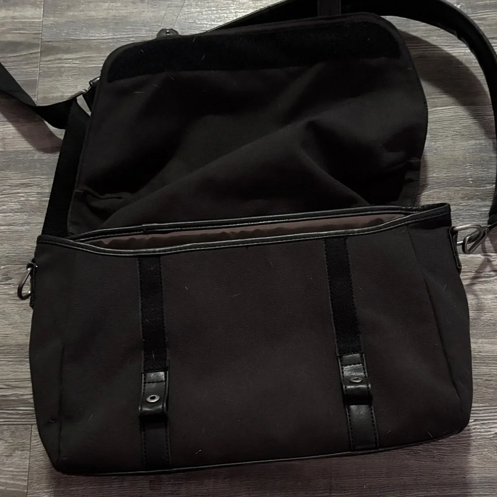 Matt & Nat Black Crossbody Messenger Bag